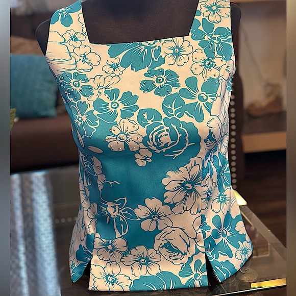 Tradition Petite Tops - Gorgeous floral print with beads blue and white top zipped back size 6